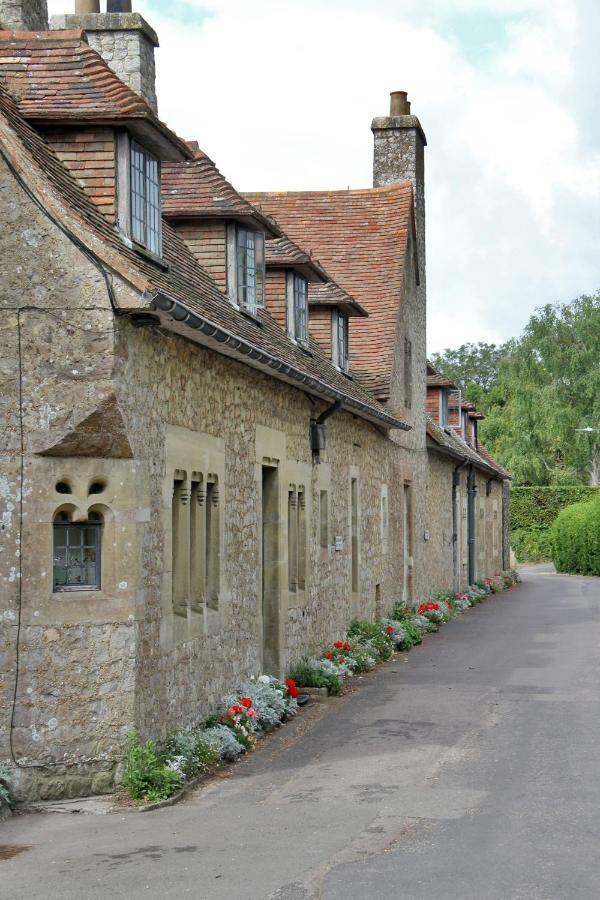 Lympne Castle Cottages Hythe  Ngoại thất bức ảnh